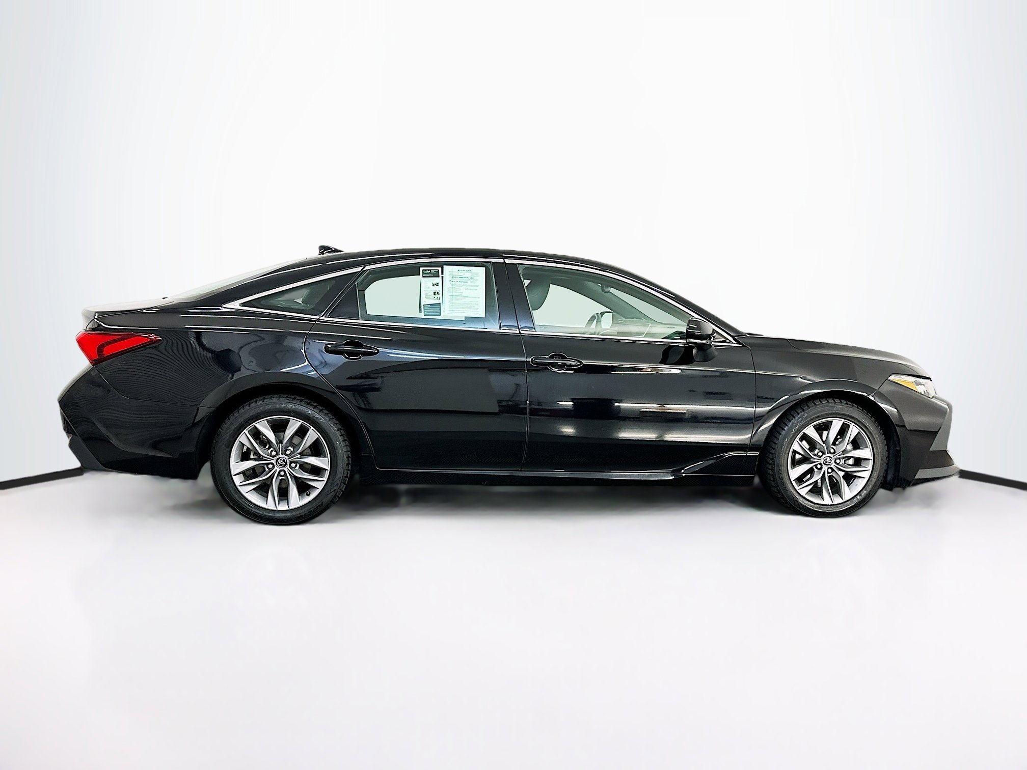 Used 2019 Toyota Avalon XLE image 10