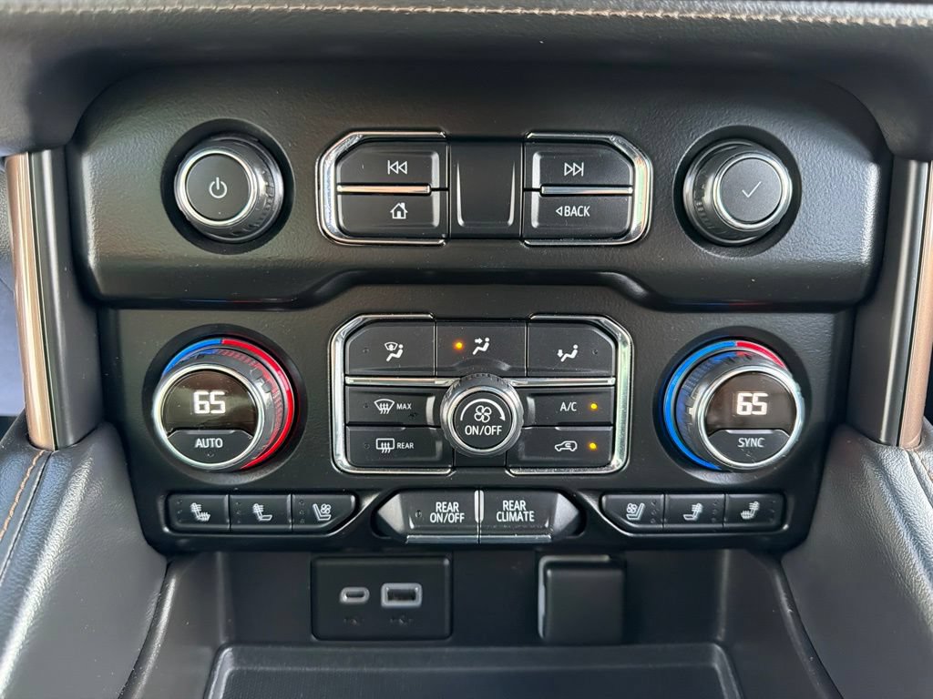 Used 2021 Chevrolet Suburban High Country w/ Premium Package AWD/4WD image 37
