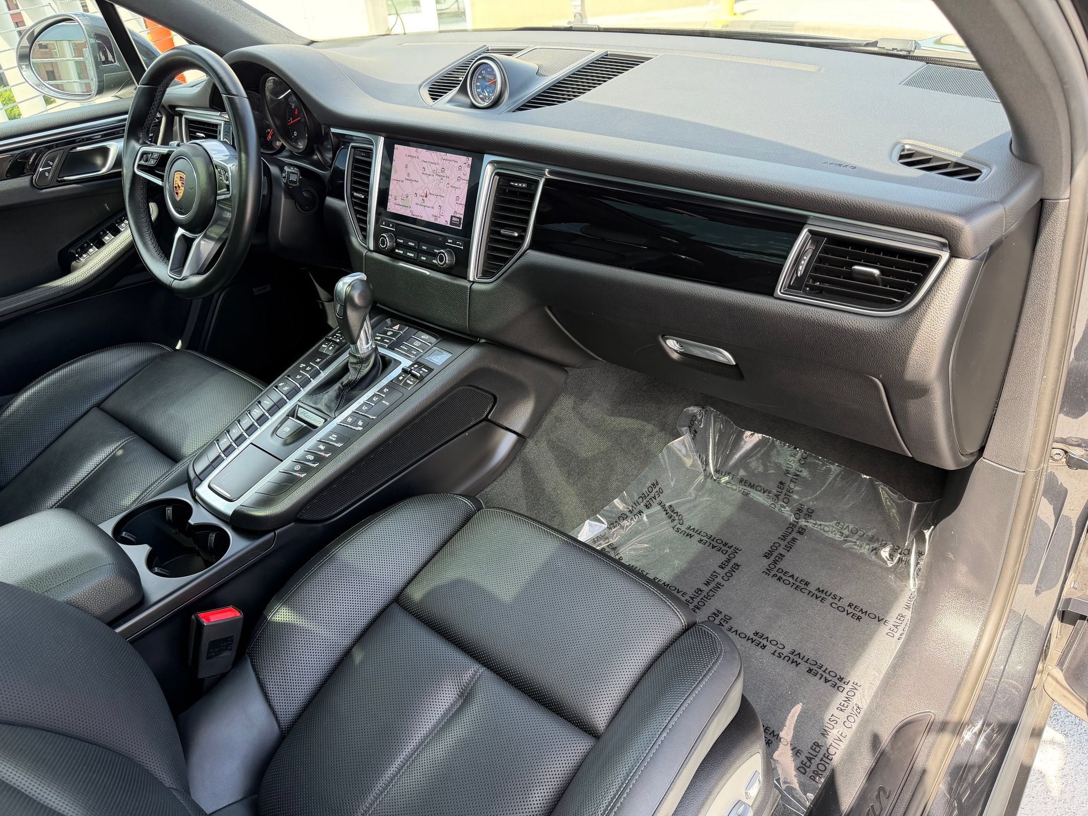 Used 2018 Porsche Macan Sport Edition AWD/4WD image 26