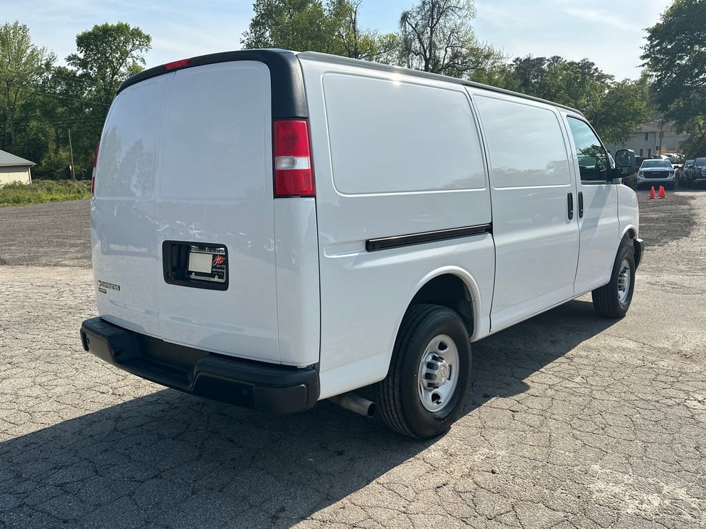 Used 2023 Chevrolet Express 2500 w/ Driver Convenience Package image 6