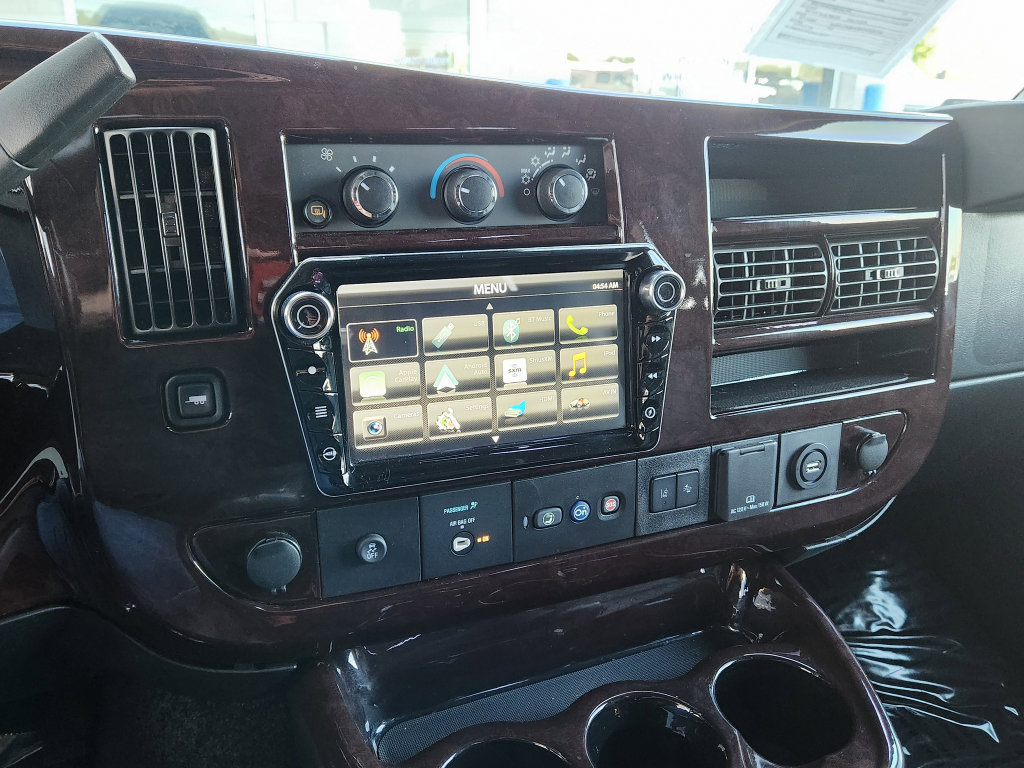 Used 2021 Chevrolet Express 3500 LS w/ Chrome Appearance Package RWD image 48