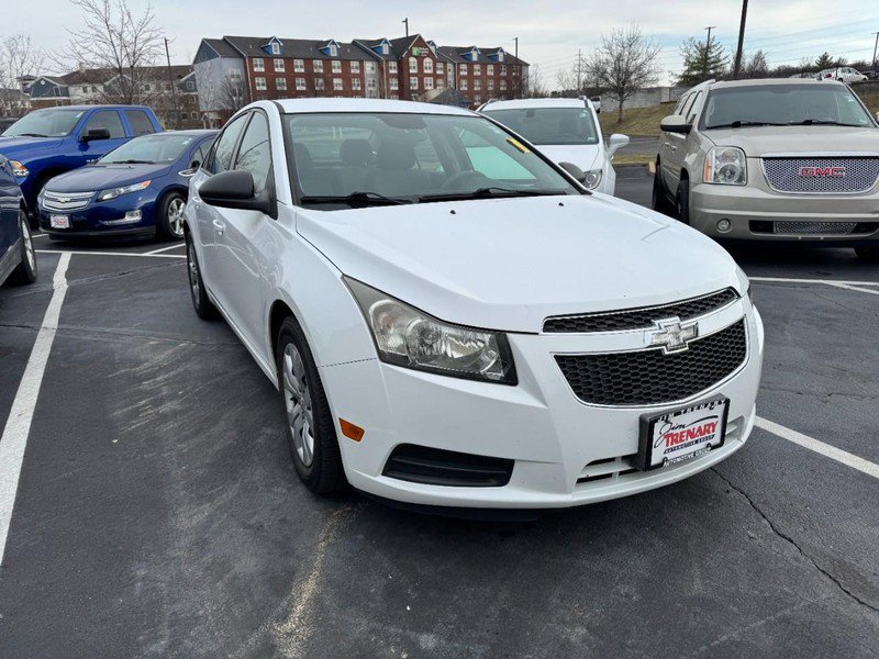 Used 2014 Chevrolet Cruze LS image 4