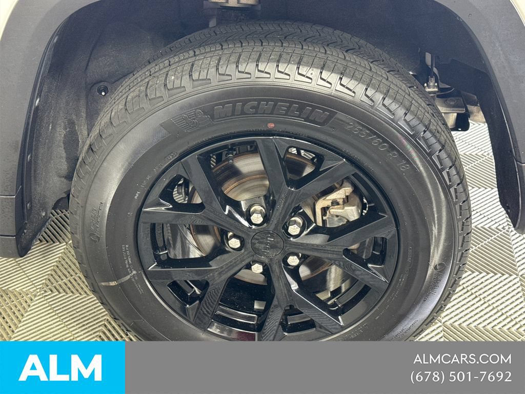Used 2025 Jeep Grand Cherokee Altitude AWD/4WD image 22