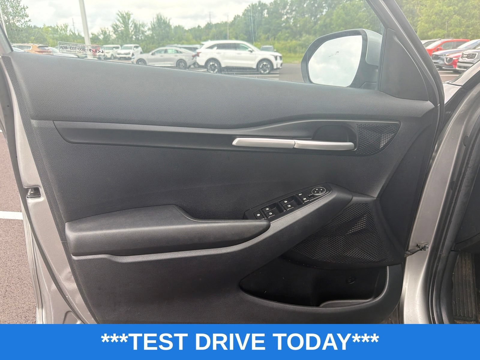 Used 2023 Kia Seltos LX AWD/4WD image 12