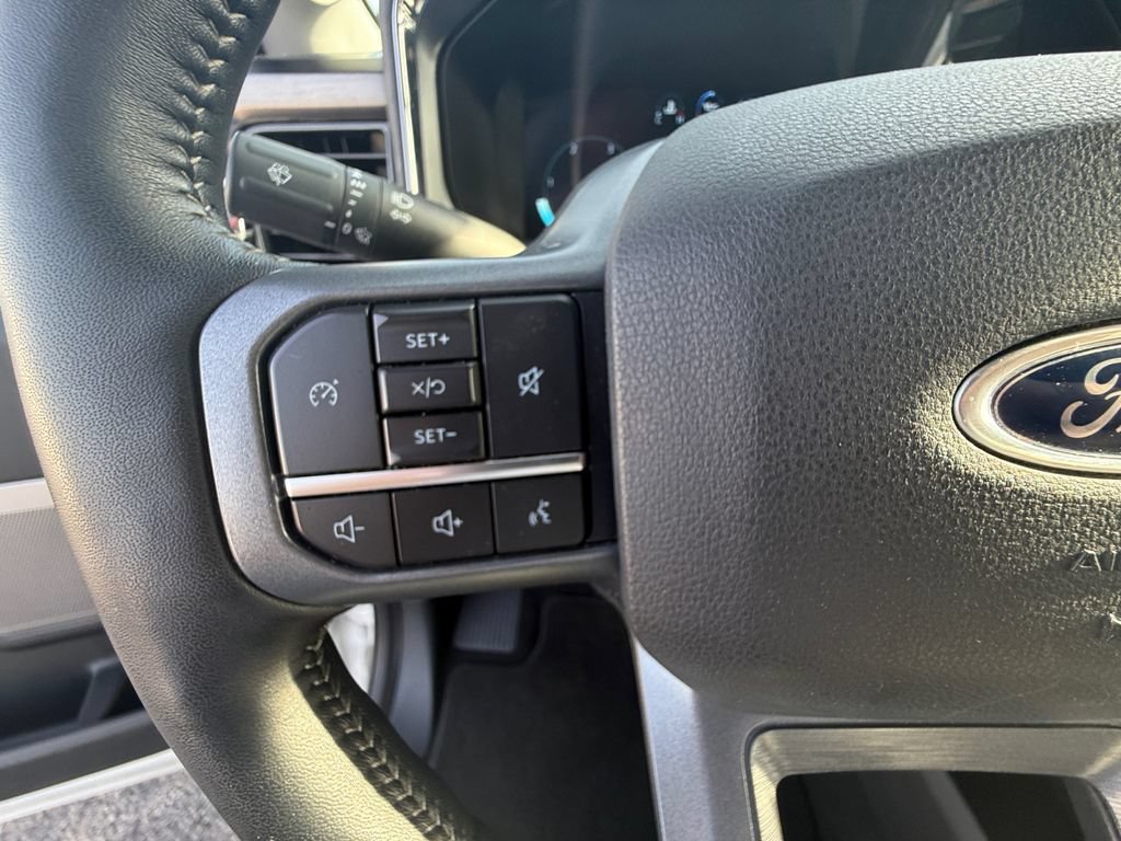 Used 2023 Ford F350 Lariat w/ Chrome Package AWD/4WD image 16