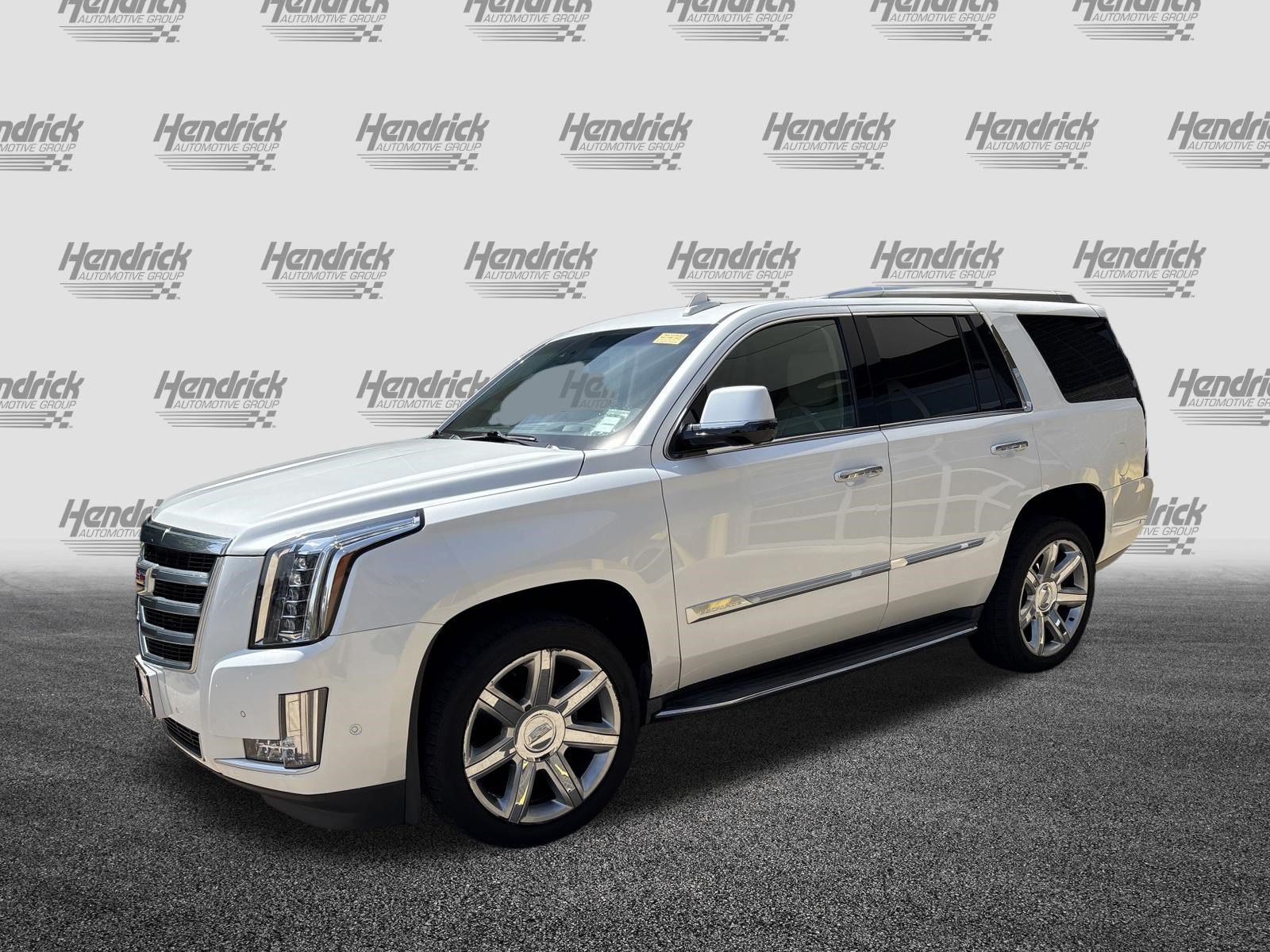 Used 2017 Cadillac Escalade Luxury AWD/4WD image 5