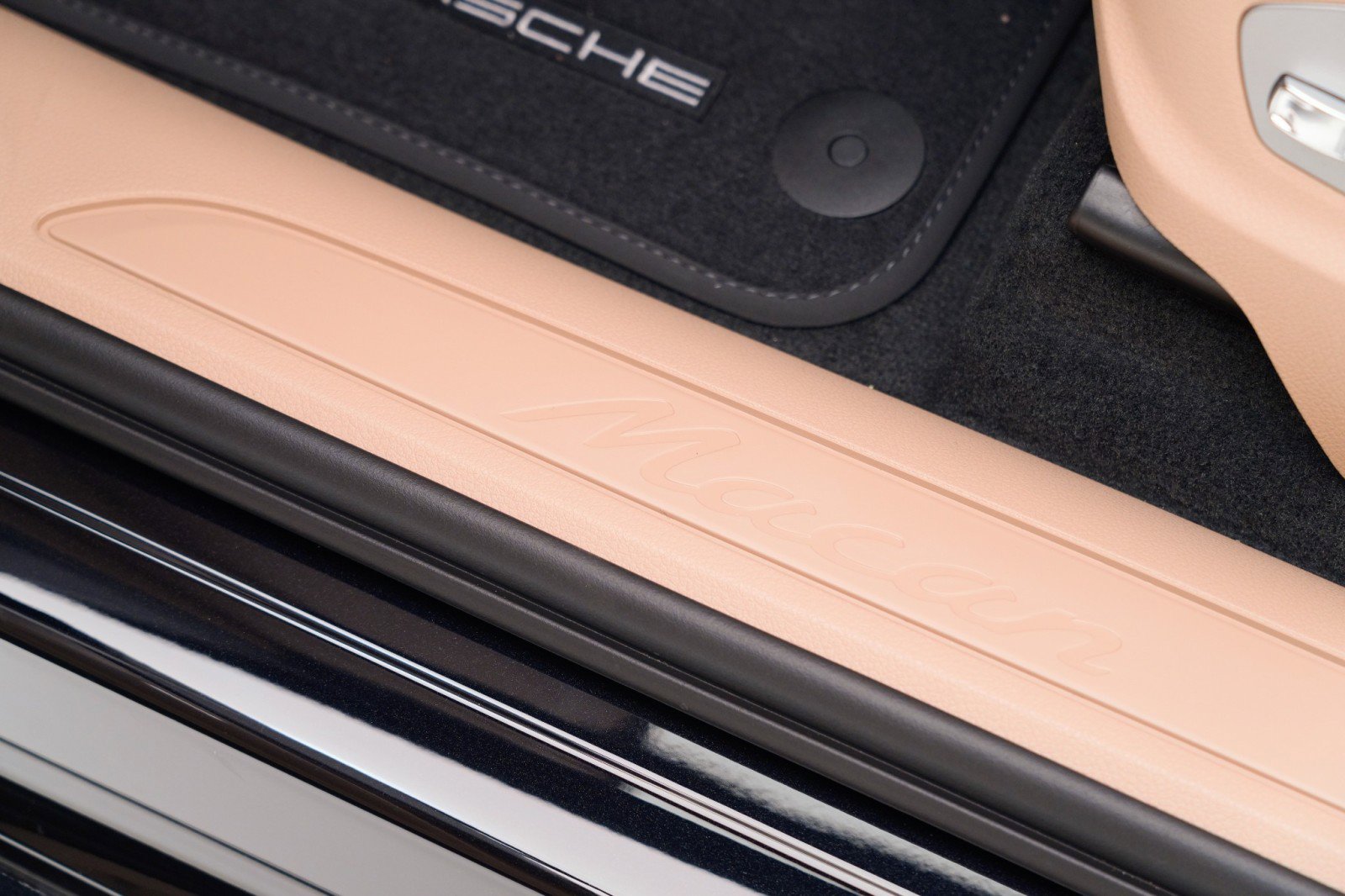 New 2026 Porsche Macan image 14