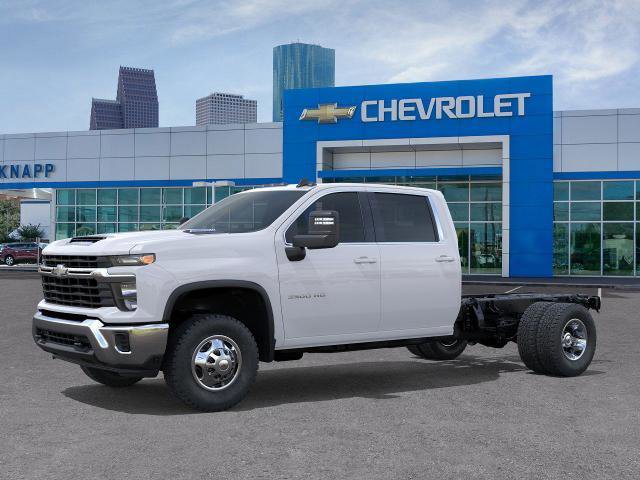 New 2026 Chevrolet Silverado 3500 LT image 2
