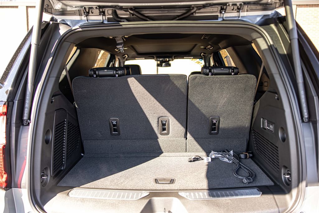 Used 2026 GMC Yukon Denali w/ Sun & Power Step Package image 16