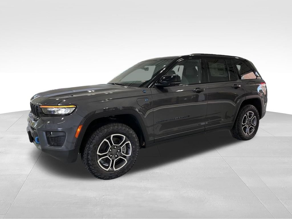 New 2024 Jeep Grand Cherokee Trailhawk w/ Advanced Protech Group II AWD/4WD image 11