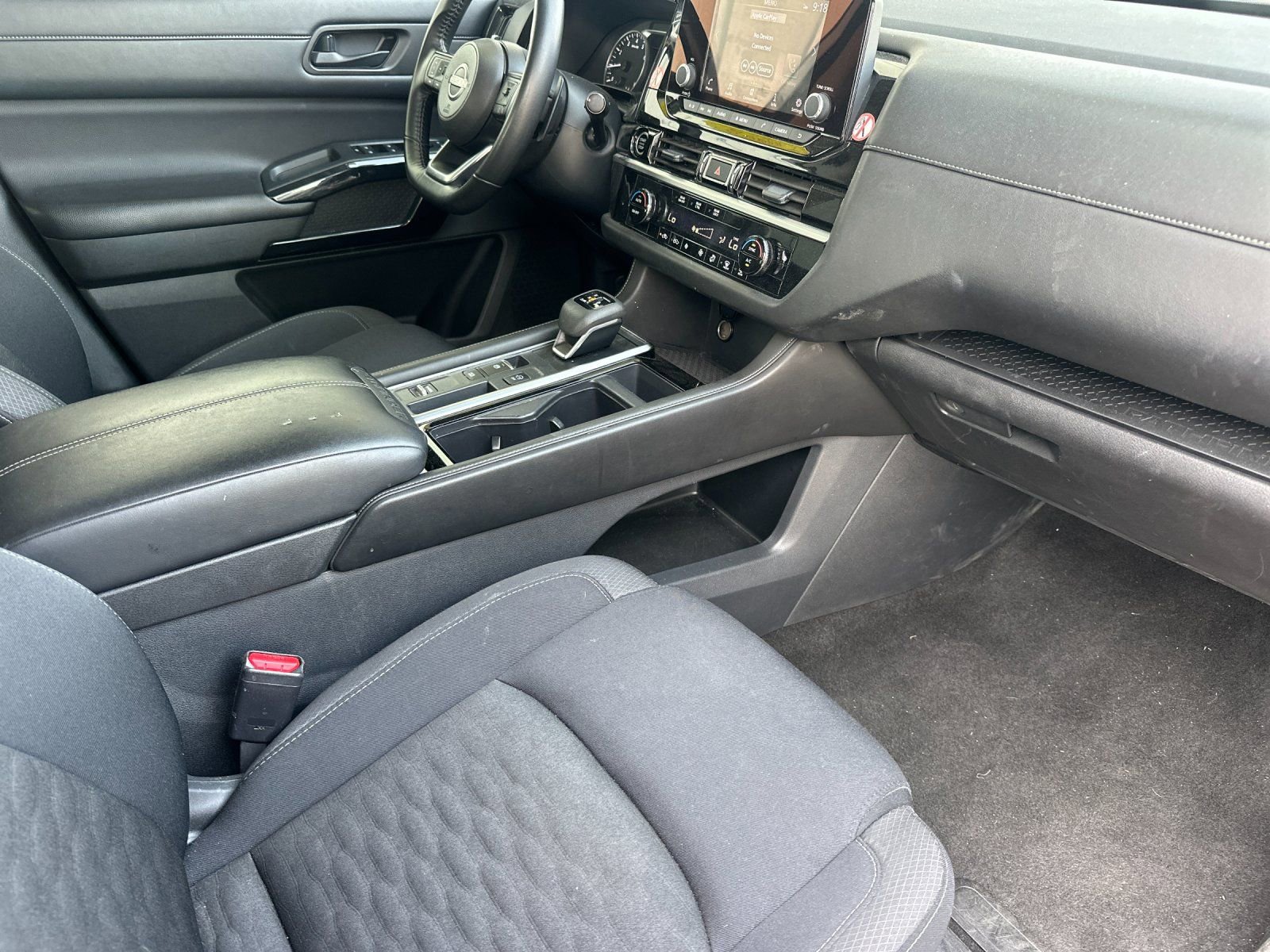 Used 2024 Nissan Pathfinder SV image 15