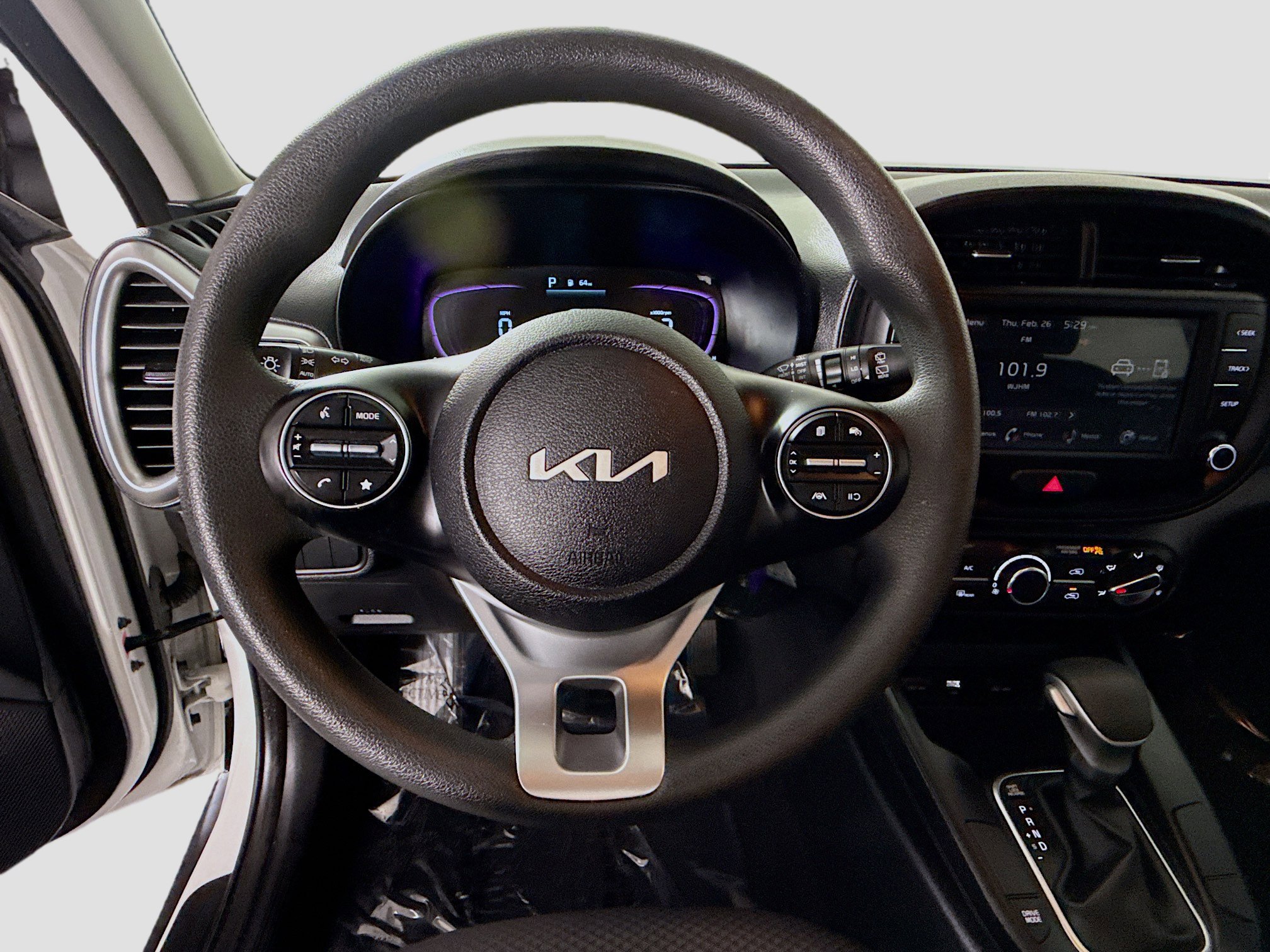 Used 2025 Kia Soul LX w/ LX Technology Package image 13