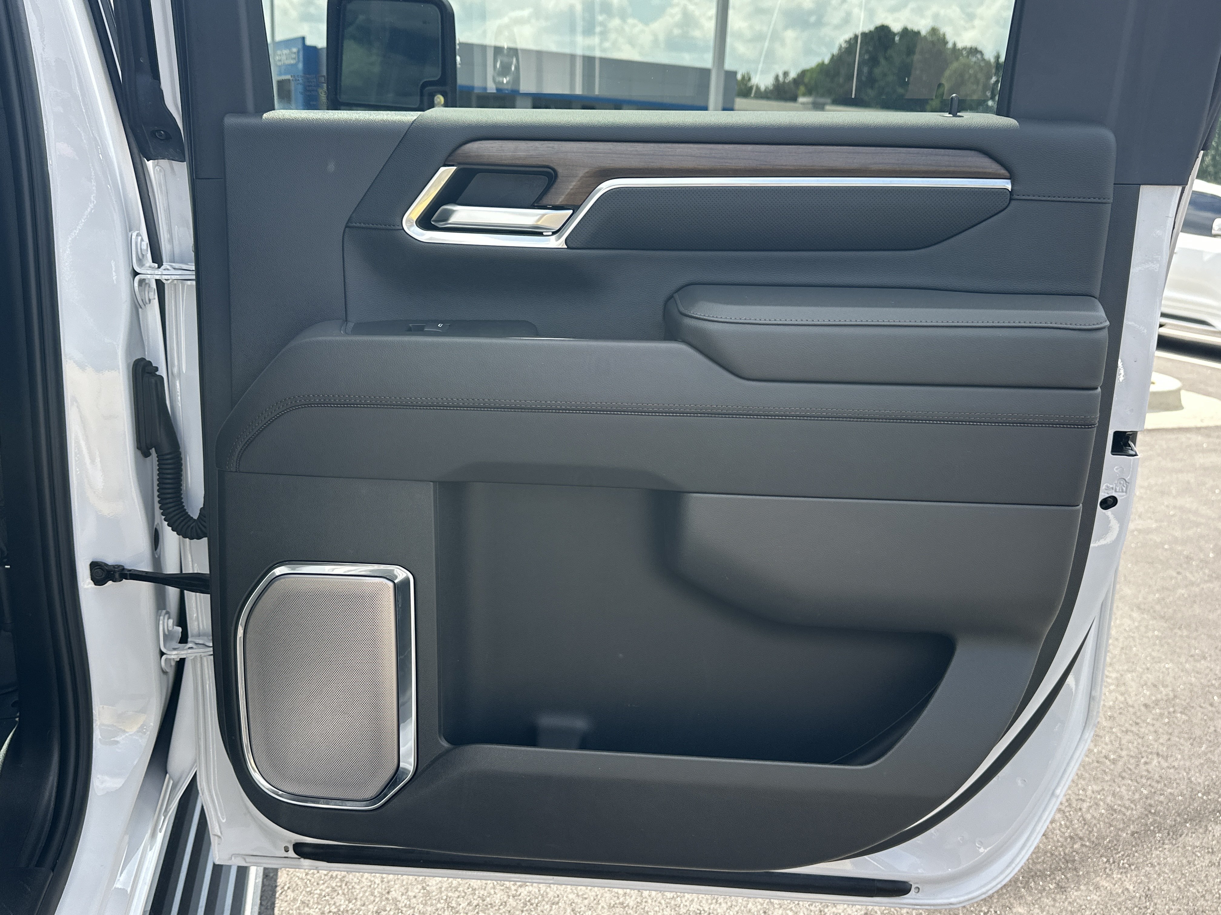 Used 2024 Chevrolet Silverado 3500 High Country w/ High Country Premium Package AWD/4WD image 17