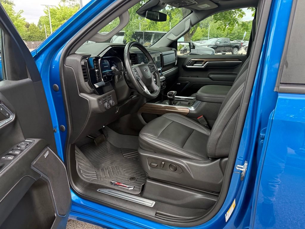 Used 2023 Chevrolet Silverado 1500 RST w/ RST All Star Premium Package AWD/4WD image 12