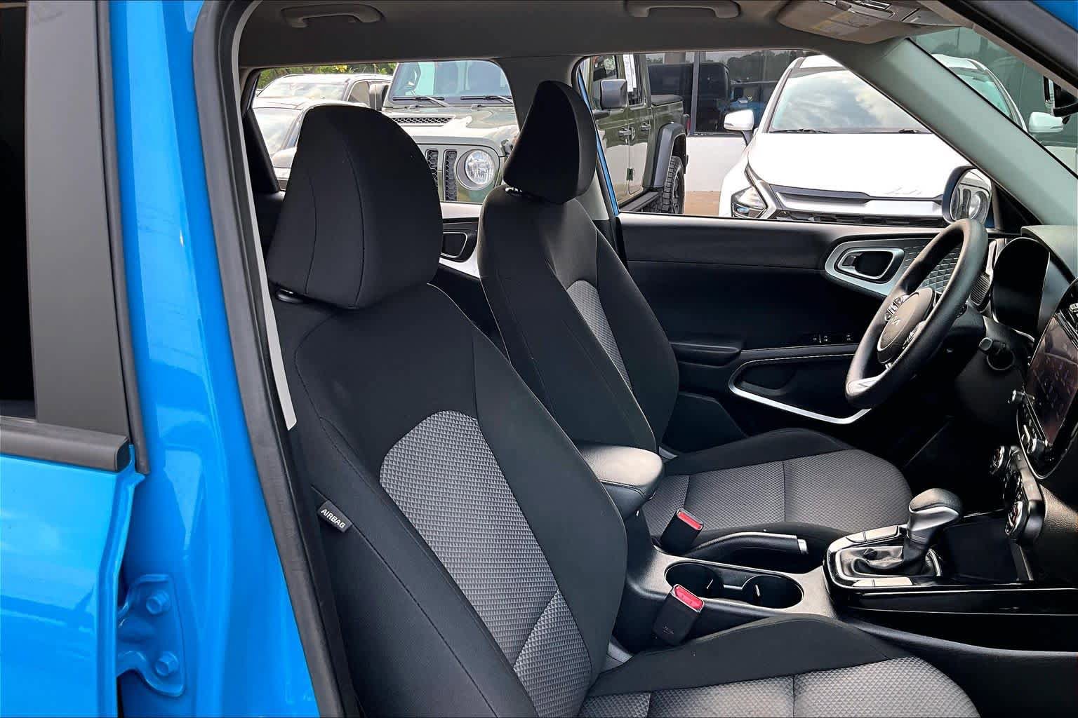 Used 2024 Kia Soul S FWD image 9