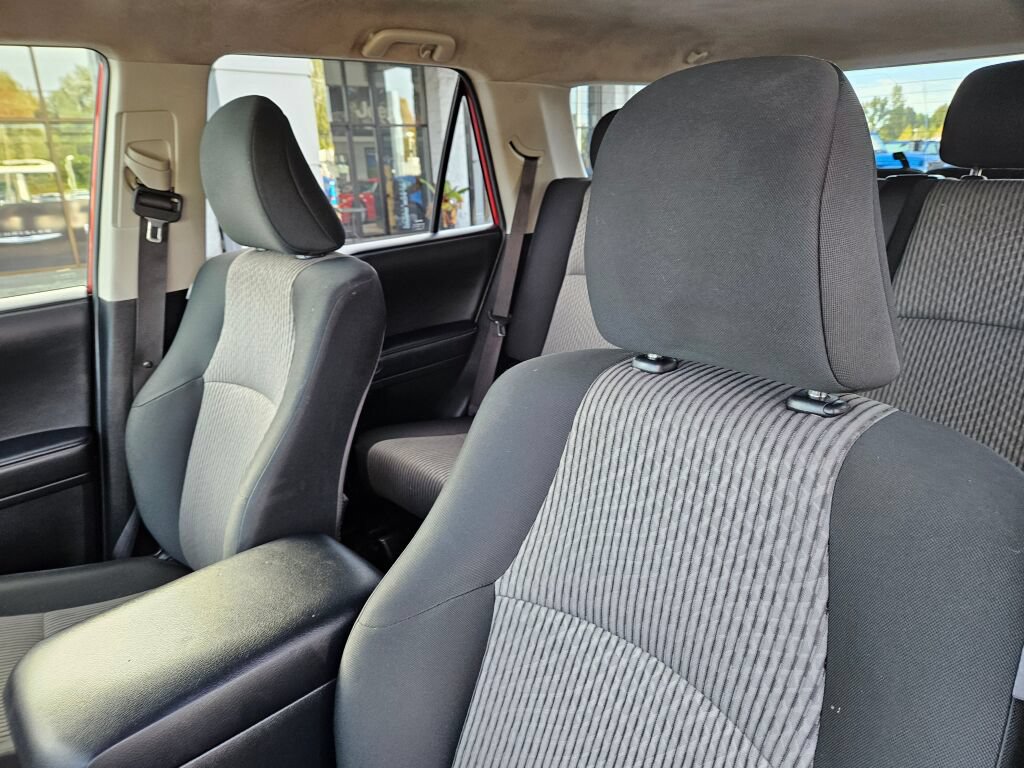 Used 2022 Toyota 4Runner SR5 AWD/4WD image 18