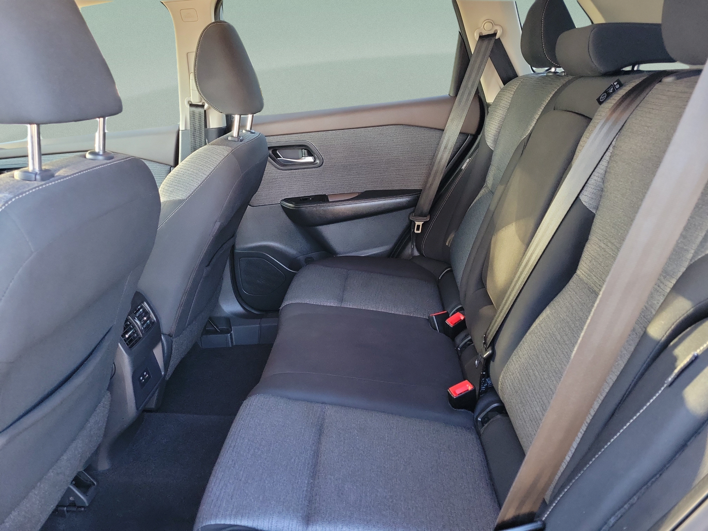 Used 2021 Nissan Rogue SV AWD/4WD image 7