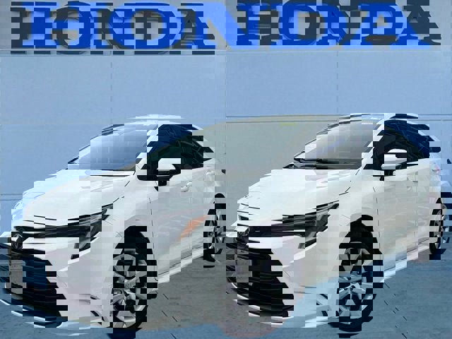 Used 2026 Toyota Corolla LE image 1
