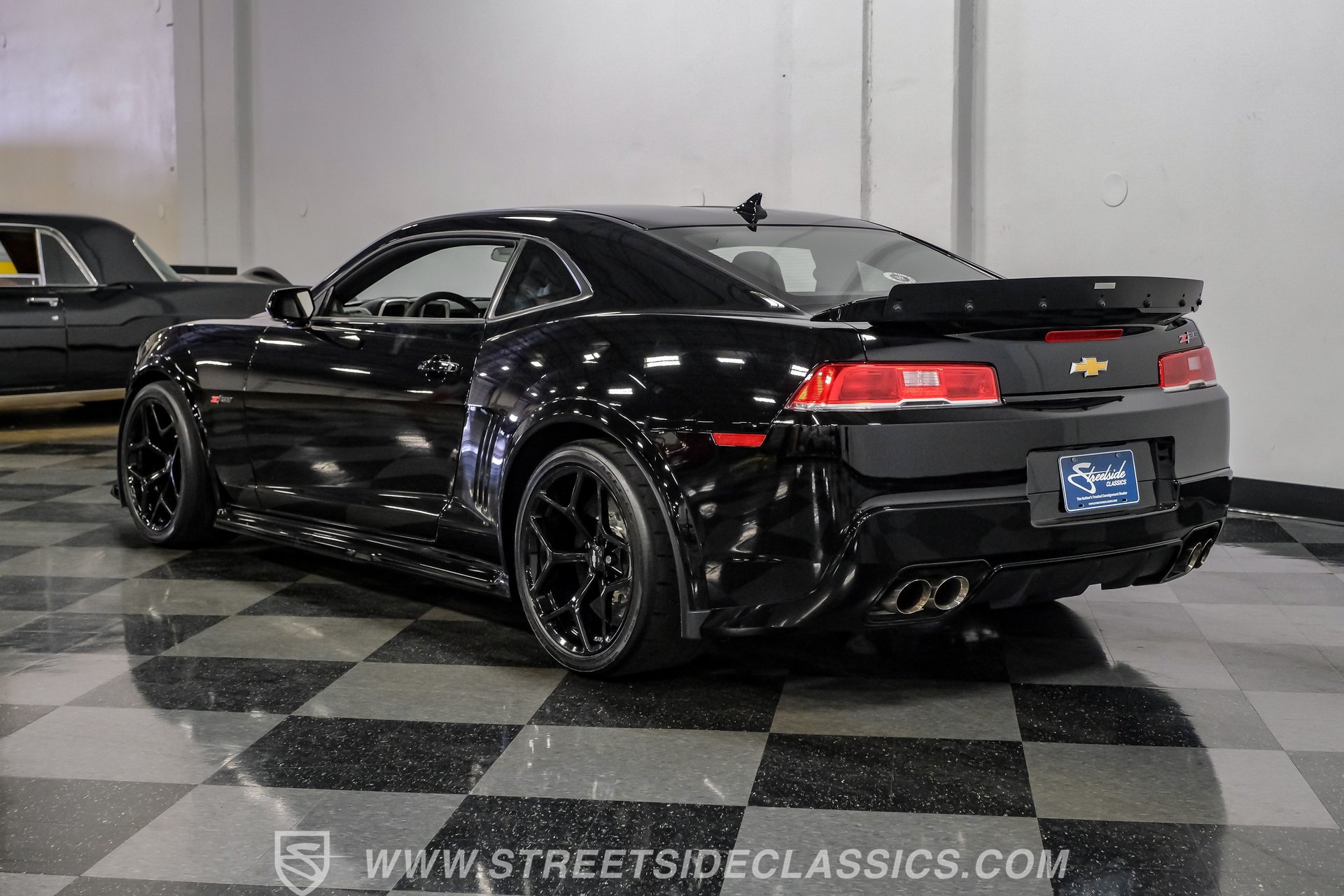 Used 2015 Chevrolet Camaro Z/28 RWD image 9