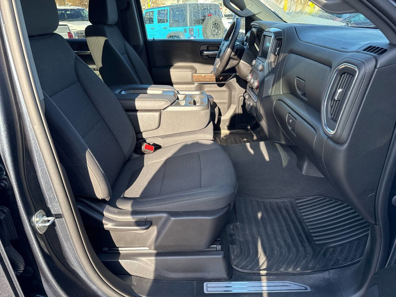 Used 2021 Chevrolet Silverado 1500 LT image 19