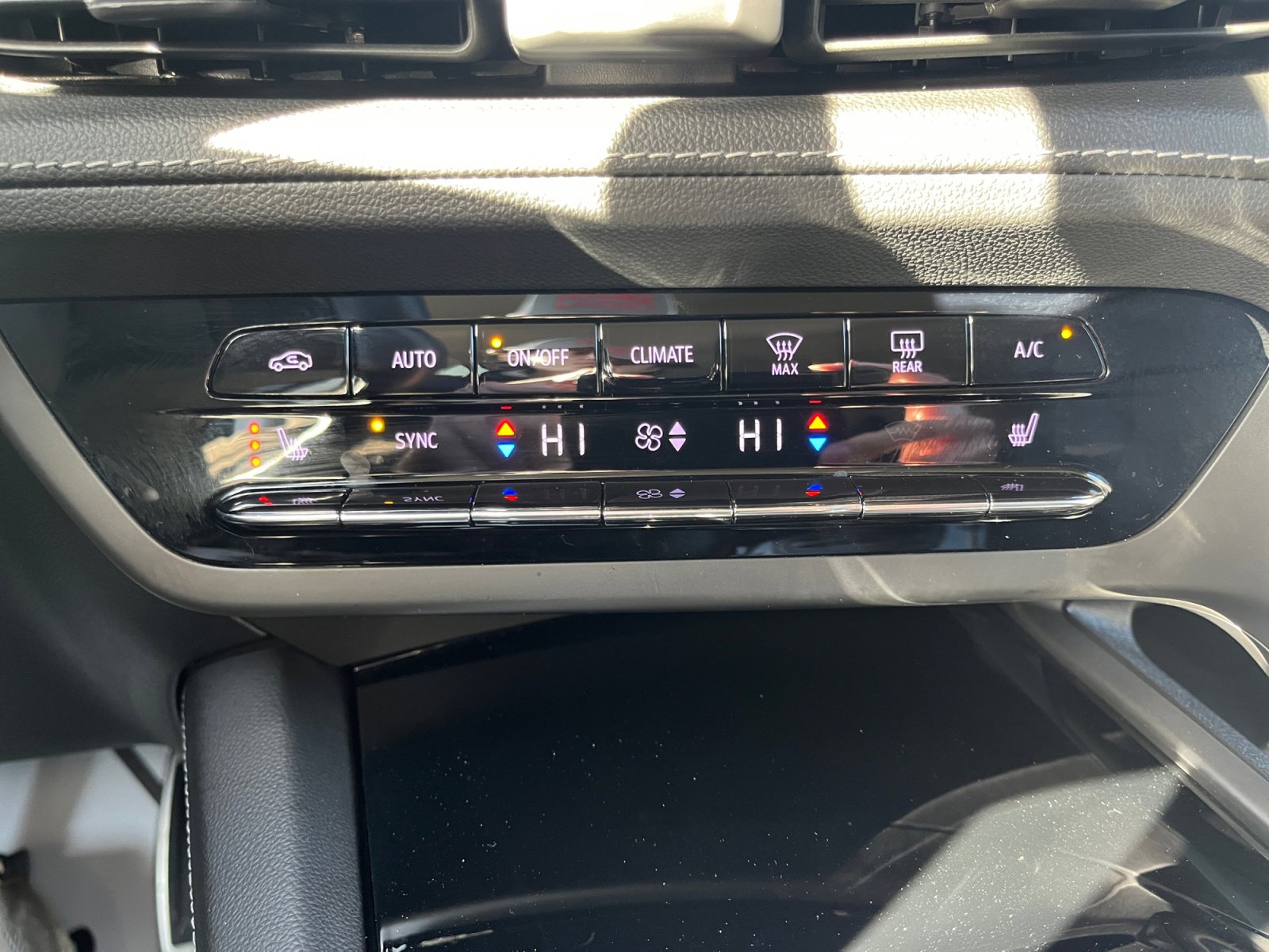Used 2023 Buick Envision Essence w/ Sport Touring Package FWD image 16