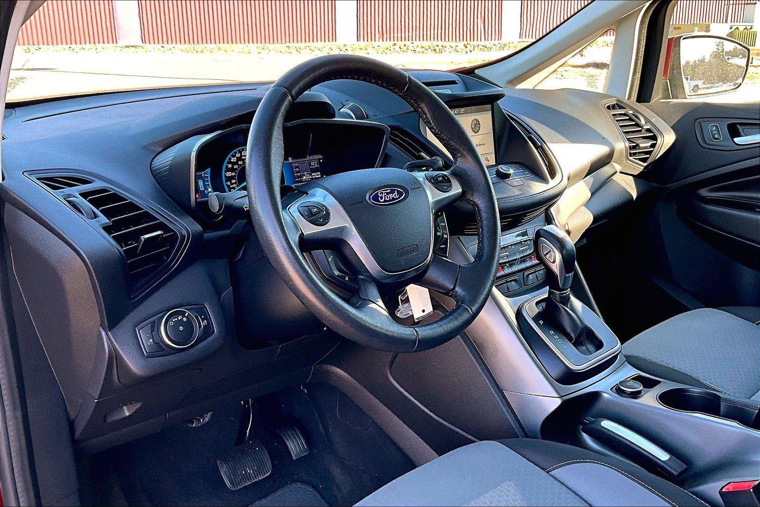 Used 2017 Ford C-MAX Energi SE w/ Equipment Group 401A image 13