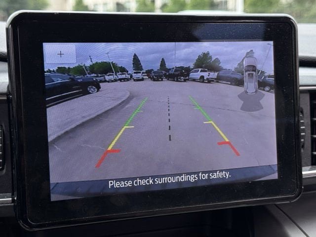 Used 2022 Ford Explorer XLT w/ Equipment Group 202A RWD image 16