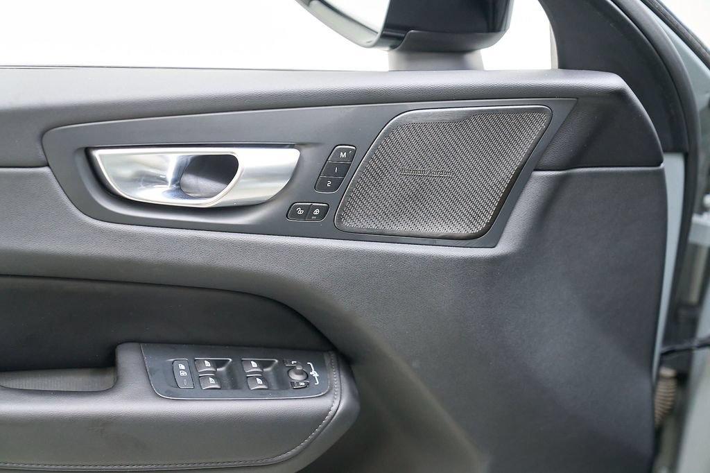 Certified 2024 Volvo XC60 T8 Plus AWD/4WD image 11