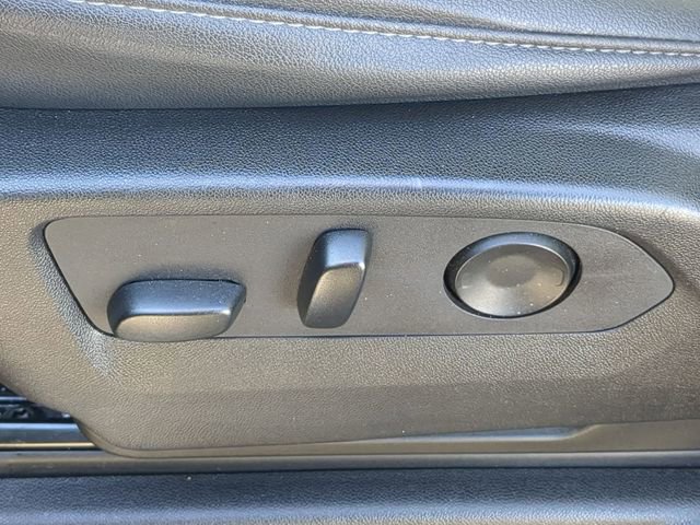 Used 2024 Chevrolet Suburban LT image 24