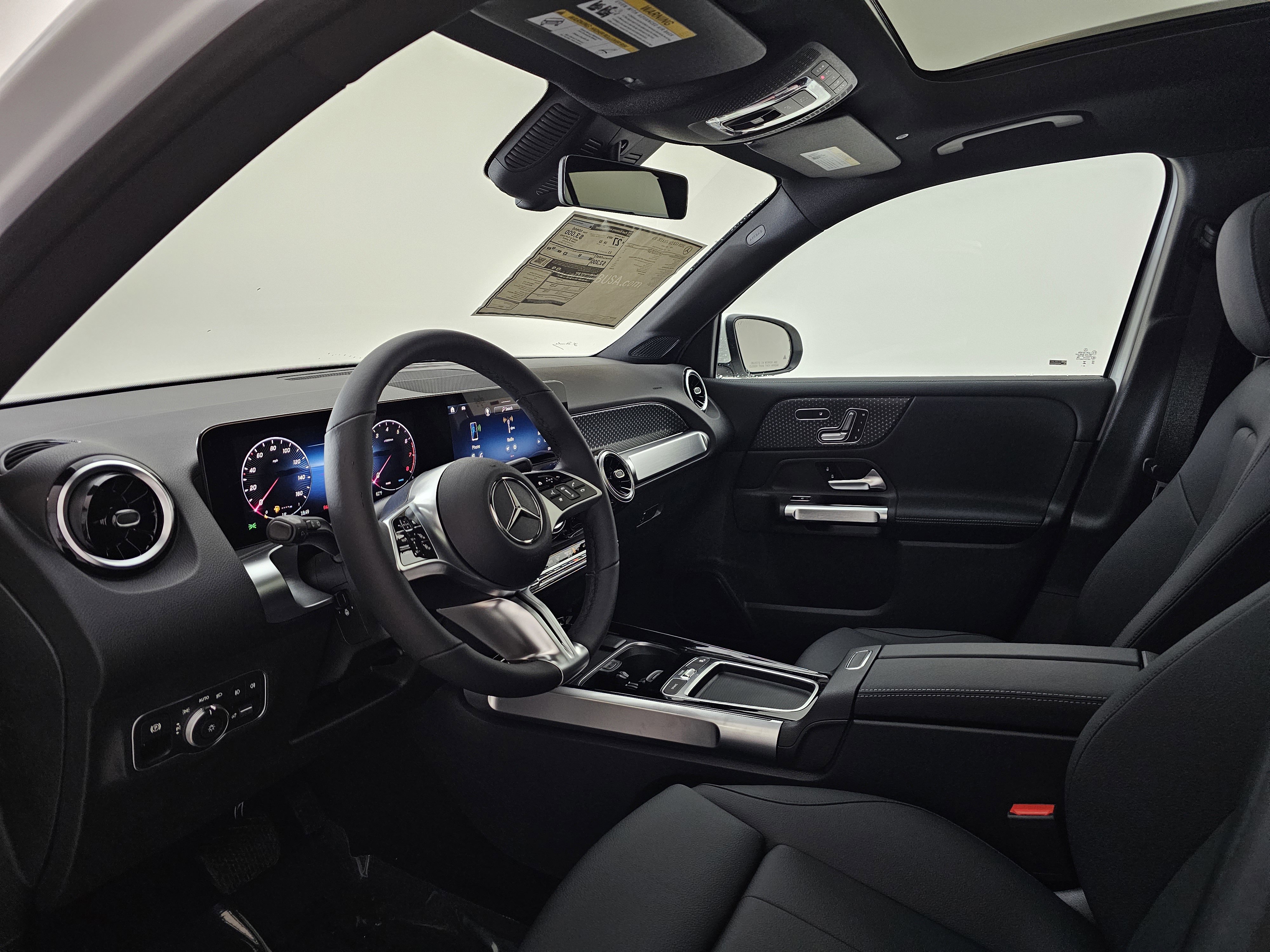 New 2026 Mercedes-Benz GLB 250 4MATIC image 7