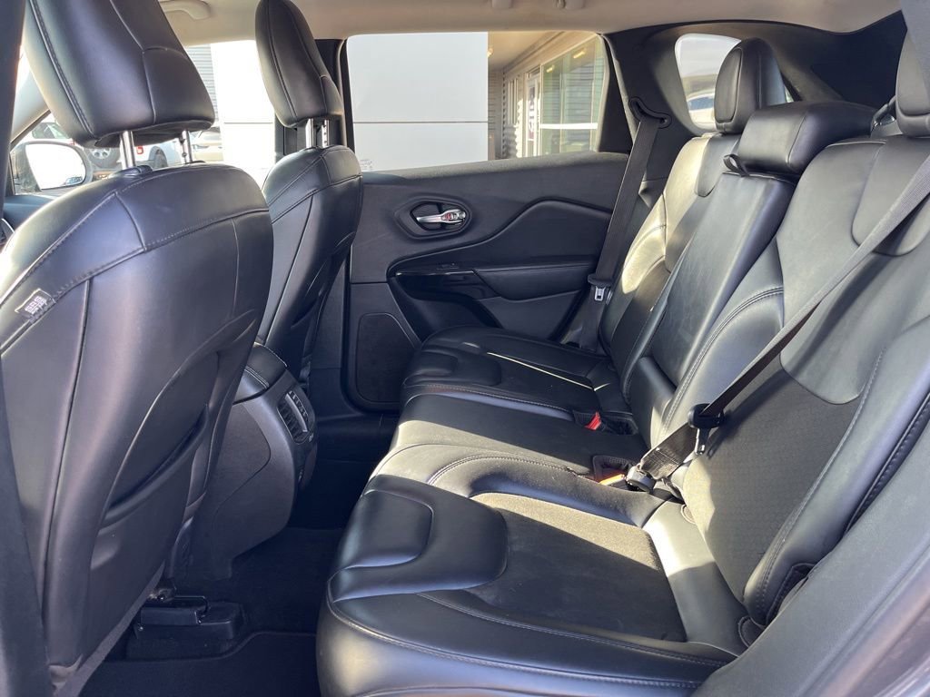 Used 2021 Jeep Cherokee Latitude Plus image 24