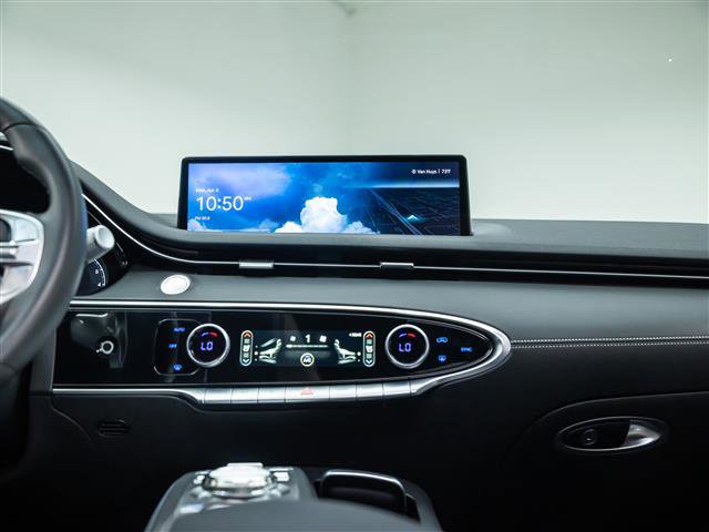 Used 2022 Genesis GV70 2.5T w/ Select Package image 27