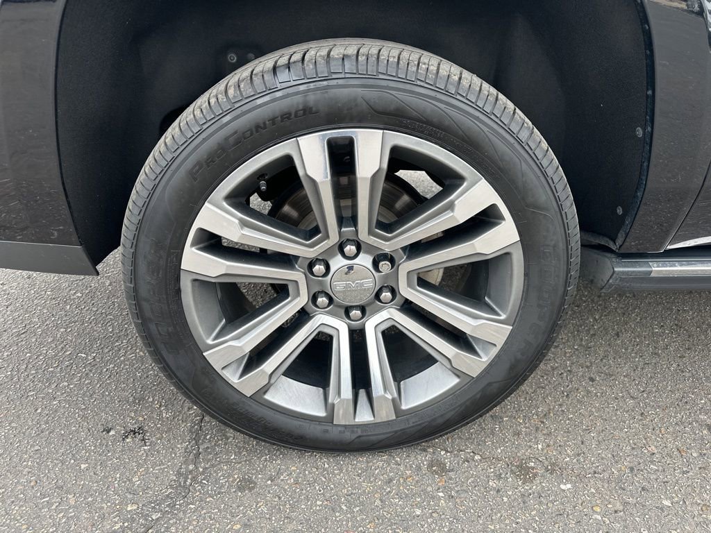 Used 2020 GMC Yukon XL Denali w/ Denali Premium Package image 45