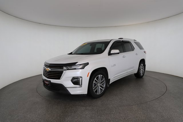 Used 2024 Chevrolet Traverse High Country image 2