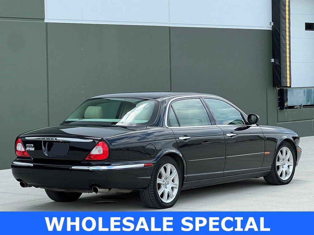 Used 2005 Jaguar XJ8 RWD image 2
