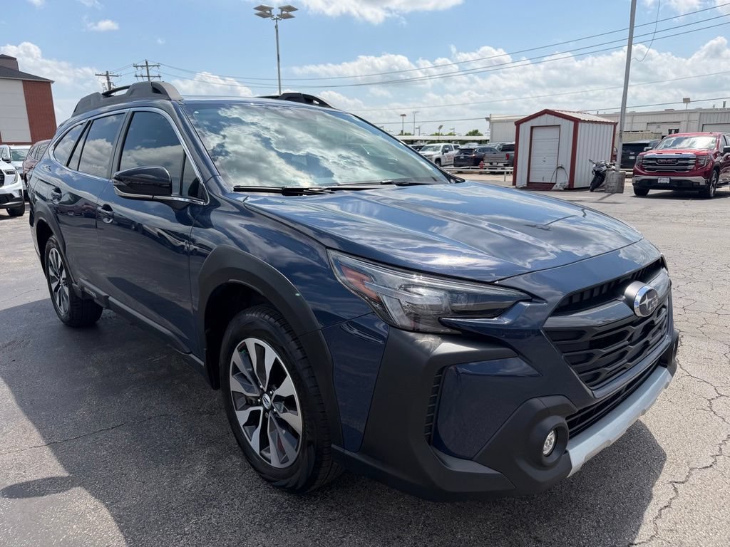 Used 2025 Subaru Outback Limited AWD/4WD image 3