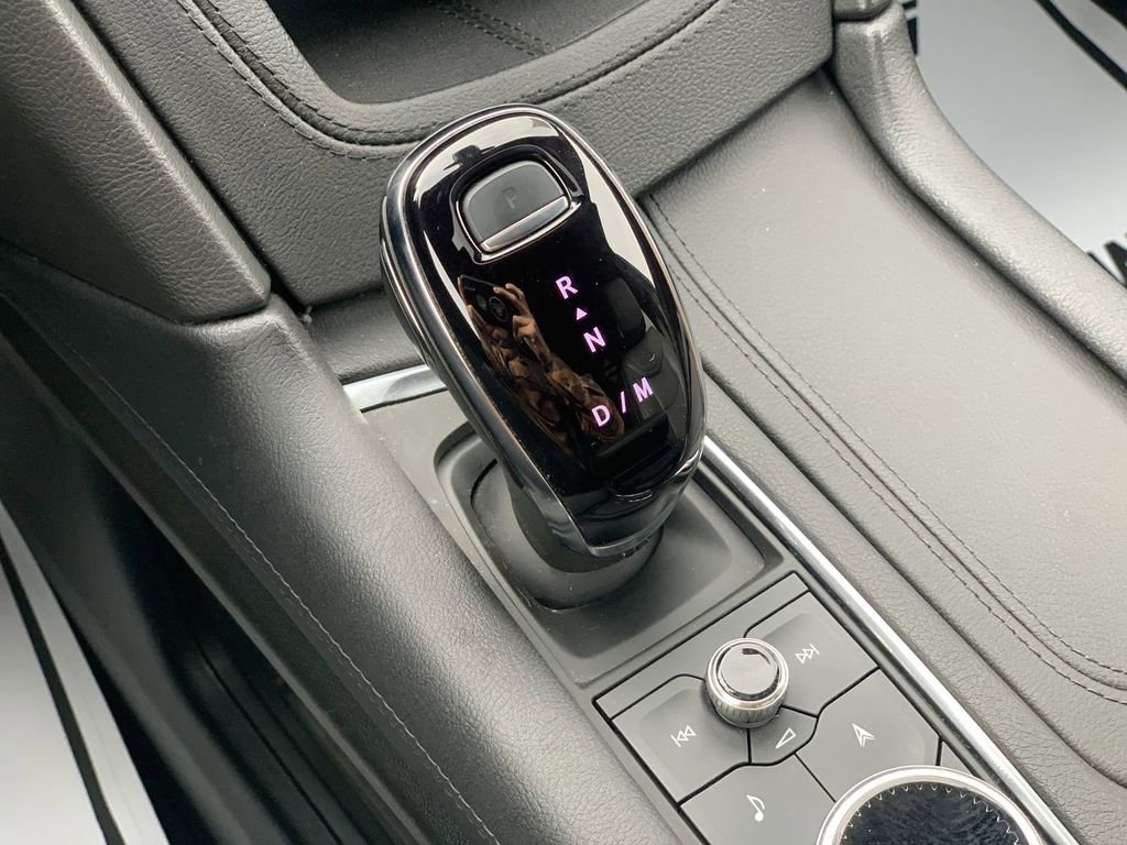 Used 2025 Cadillac XT6 Premium Luxury image 13