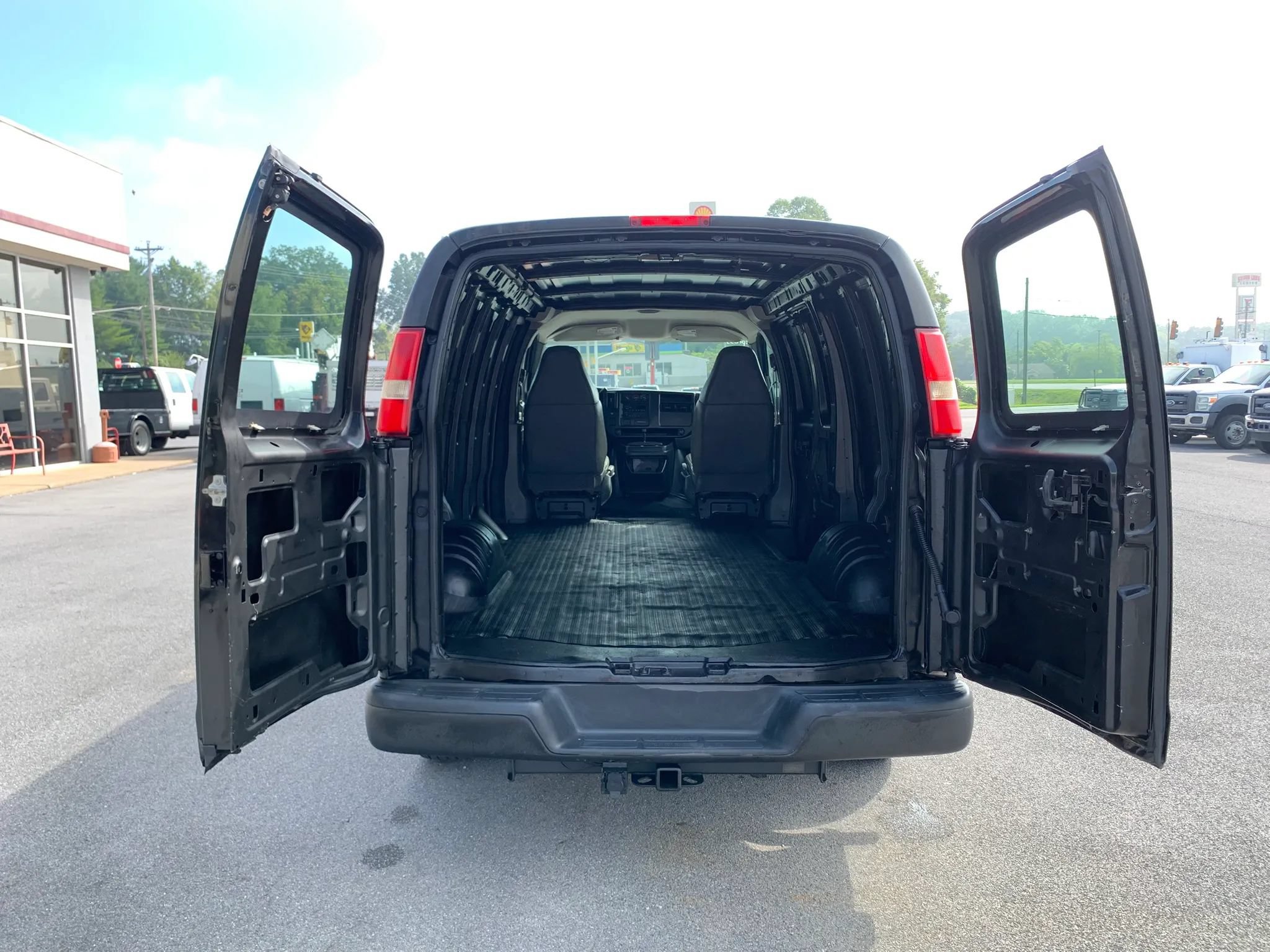 Used 2007 Chevrolet Express 1500 RWD image 25