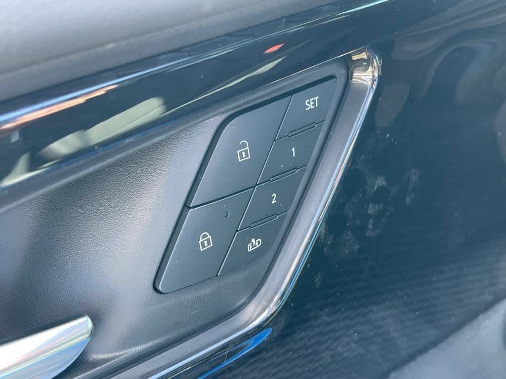 New 2025 Chevrolet Blazer EV RS RWD image 9