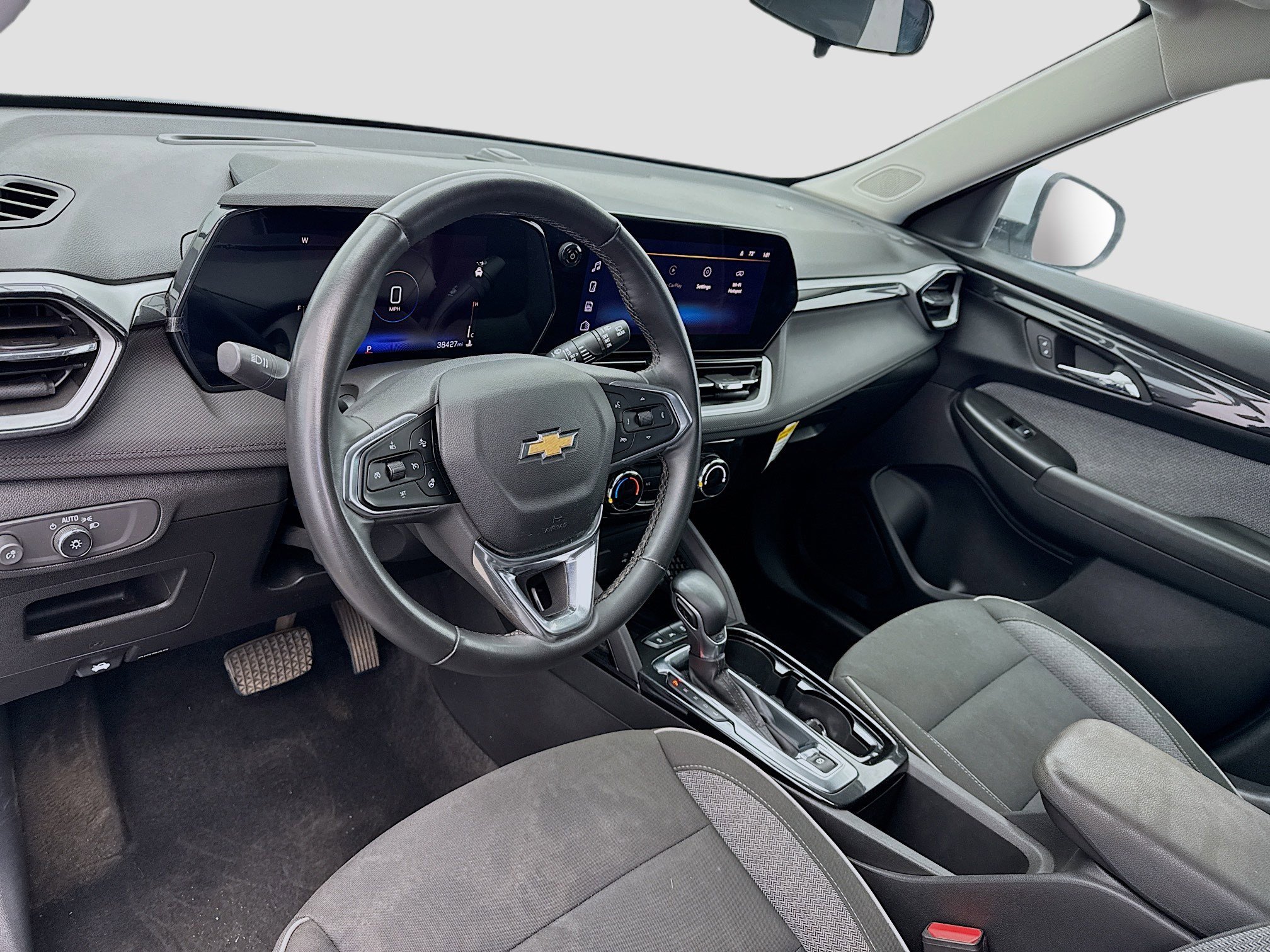 Used 2024 Chevrolet TrailBlazer LT w/ LT Cold Weather Package image 7