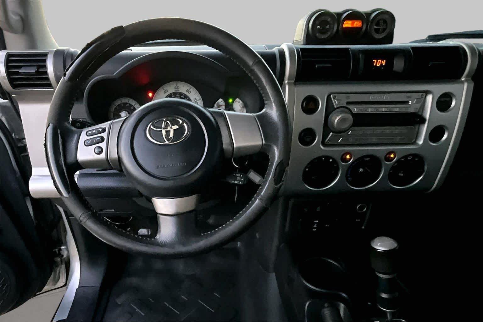 Used 2008 Toyota FJ Cruiser 2WD w/ Upgrade Pkg 1 image 5