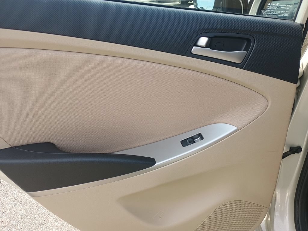Used 2016 Hyundai Accent SE FWD image 14