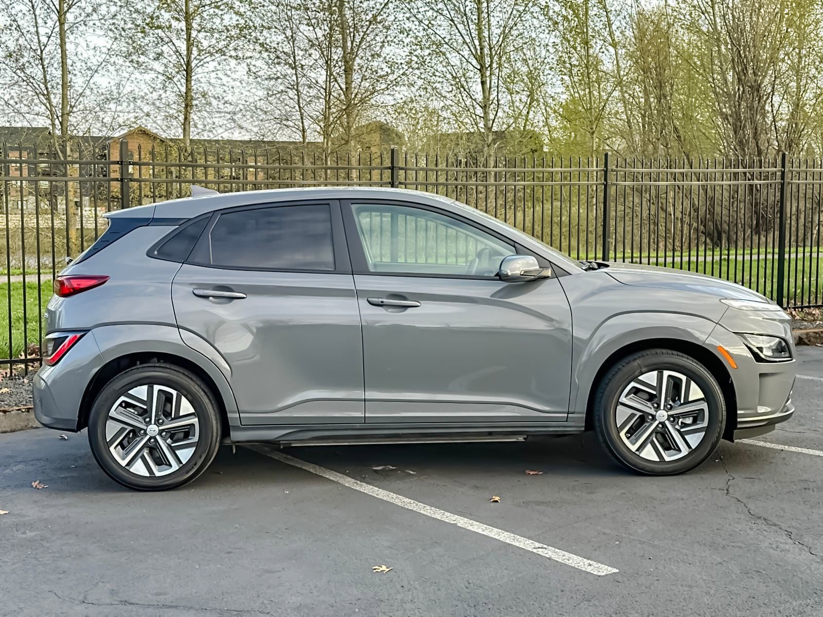 Used 2023 Hyundai Kona SE image 2