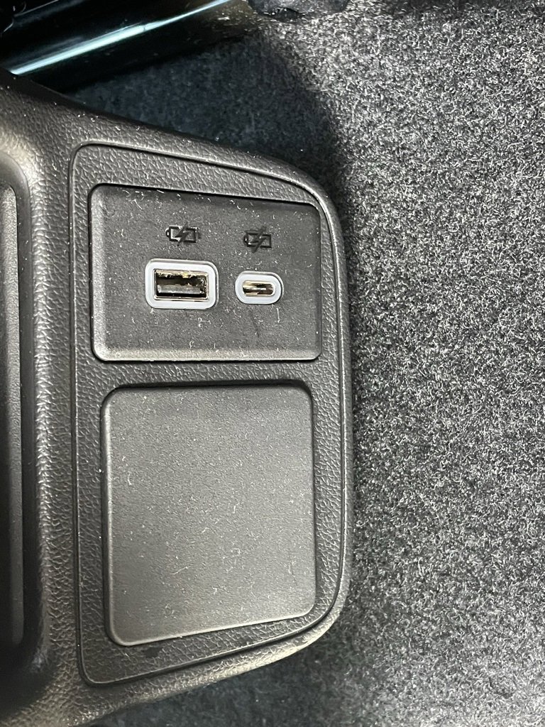 Used 2022 Buick Encore GX Select image 19