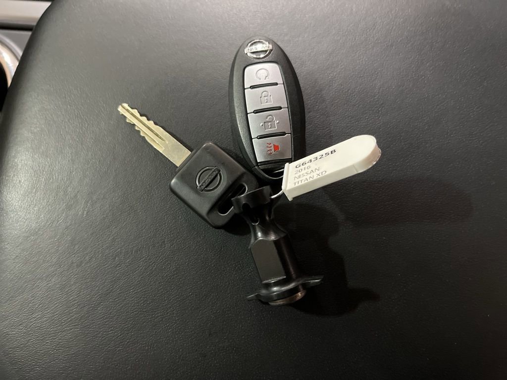 Used 2016 Nissan Titan Platinum Reserve image 34