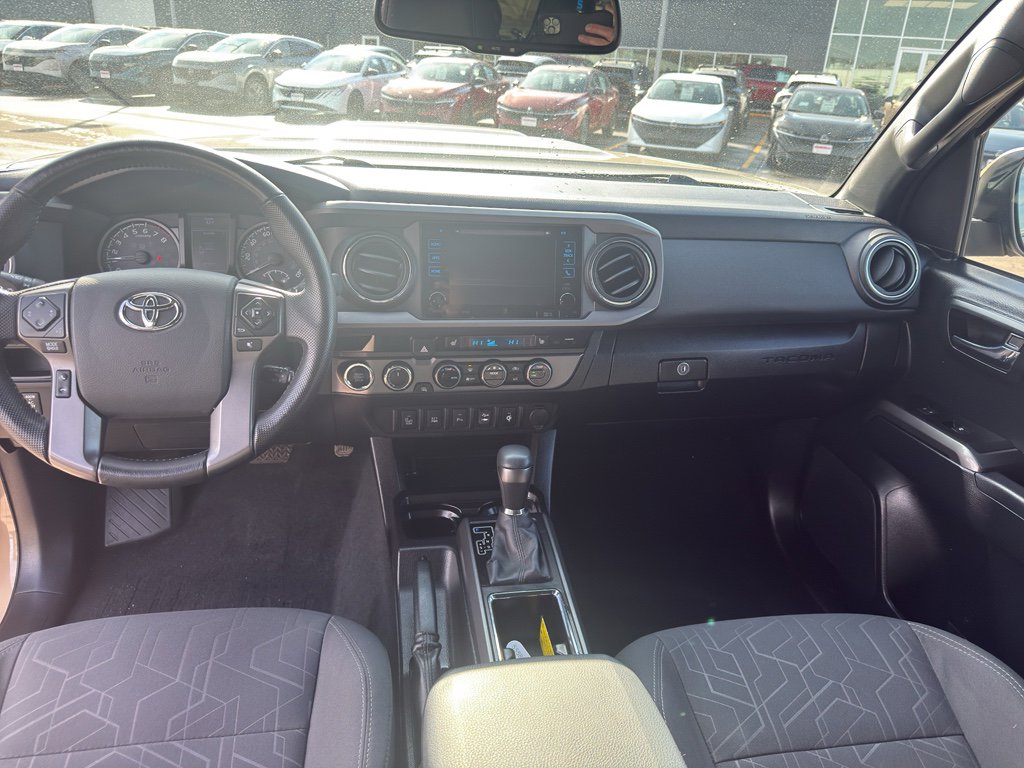 Used 2016 Toyota Tacoma TRD Sport image 29