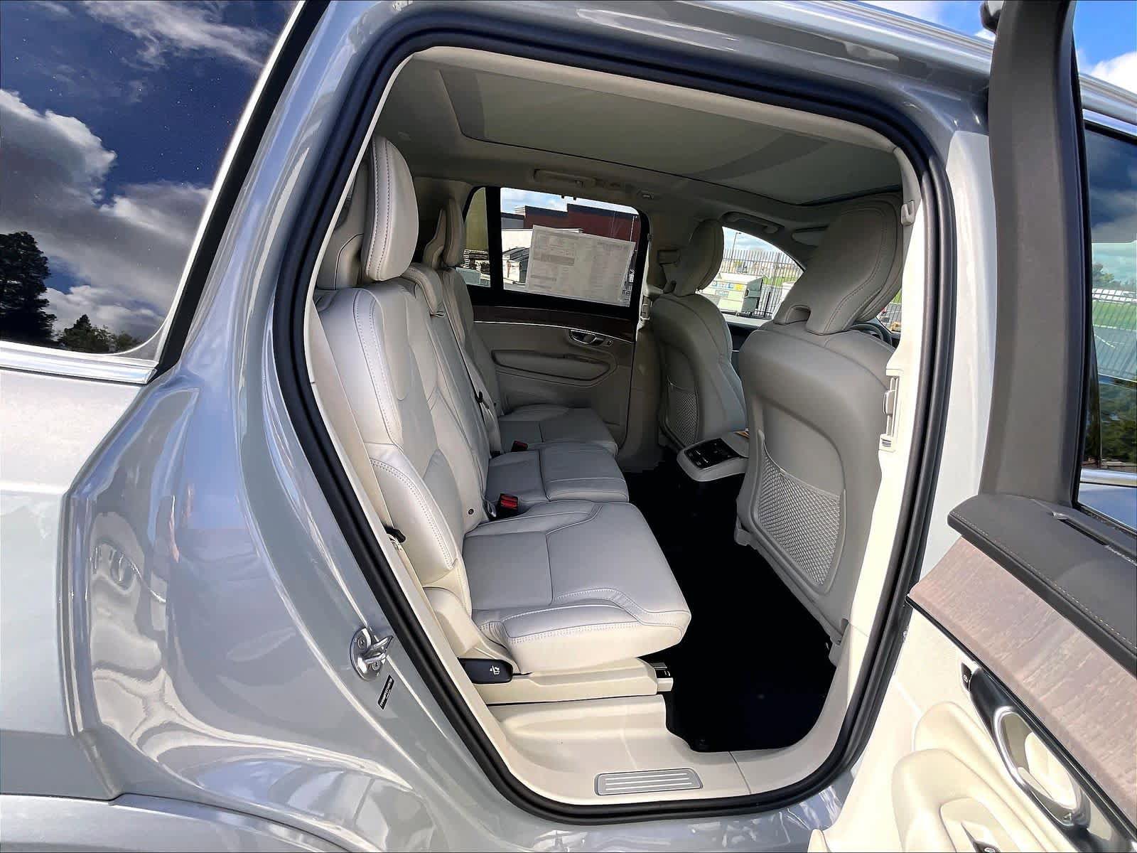 New 2026 Volvo XC90 T8 Ultra w/ Protection Package Premier AWD/4WD image 27