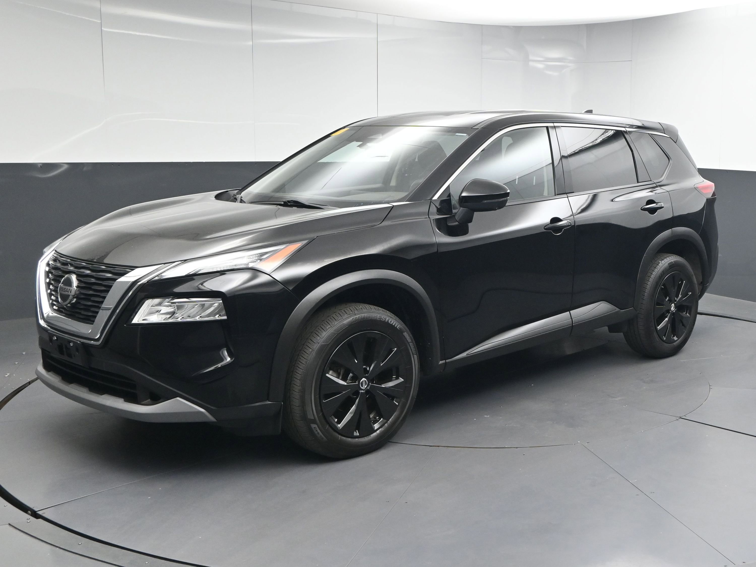 Used 2021 Nissan Rogue SV image 4