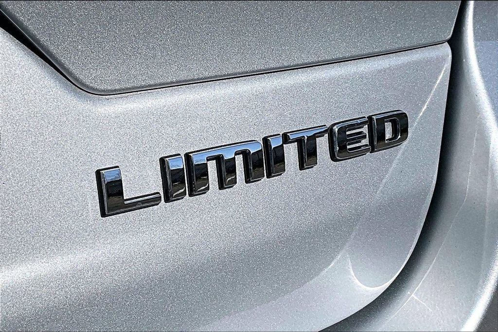 Used 2023 Jeep Grand Cherokee Limited image 8