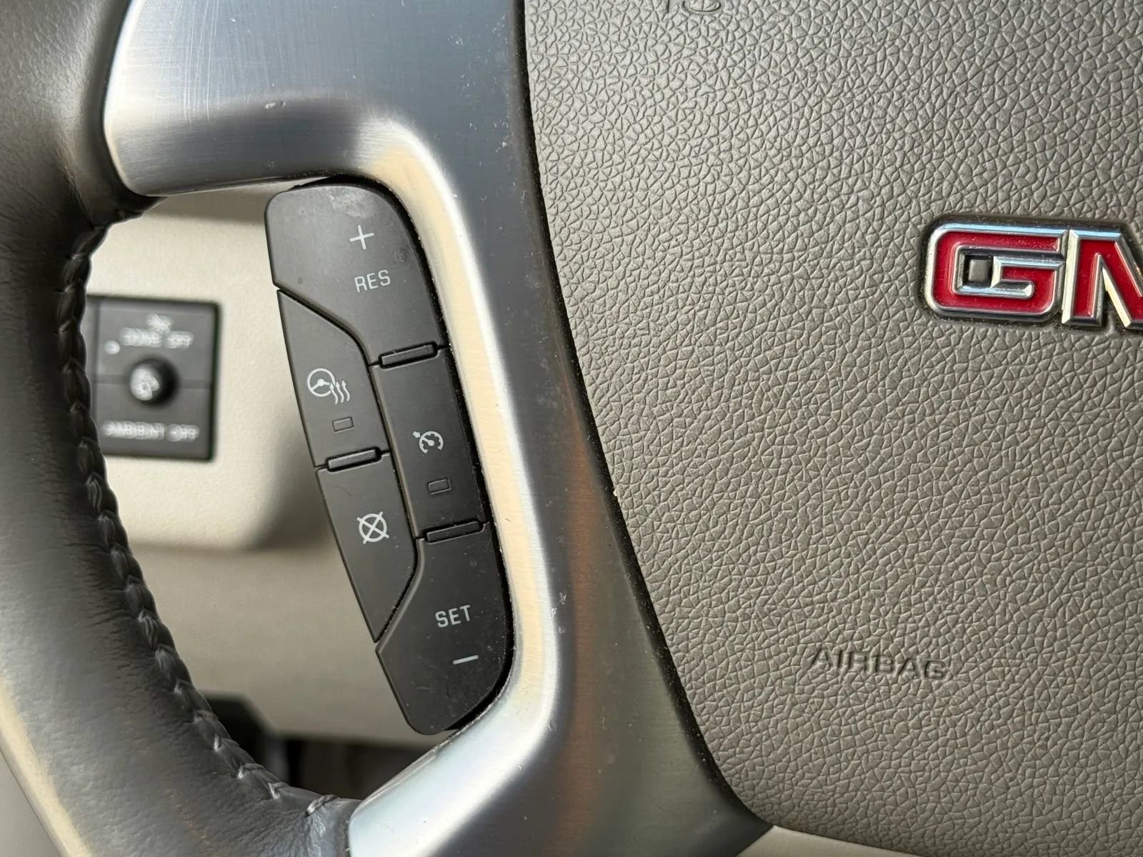 Used 2015 GMC Acadia SLT image 23